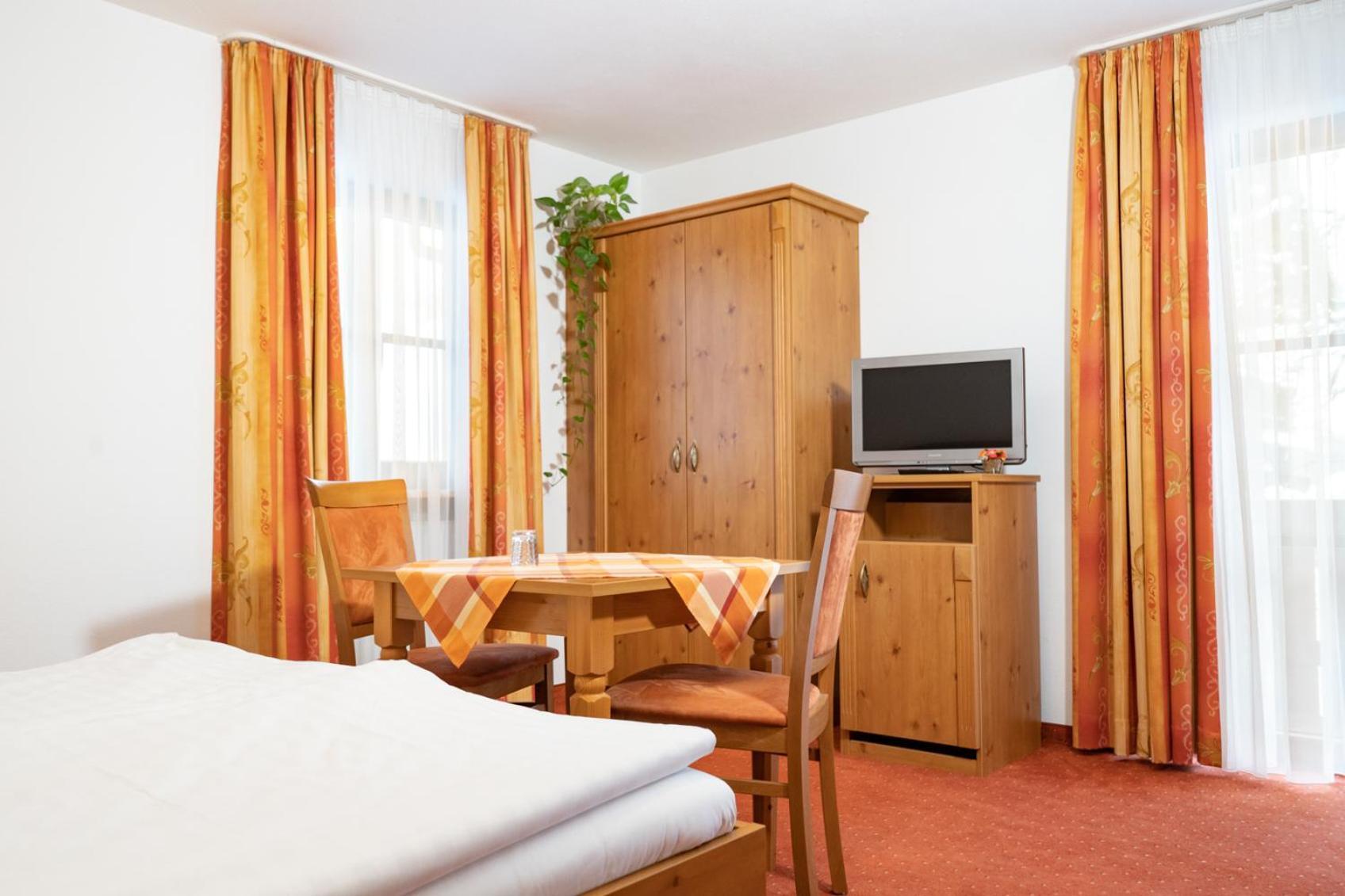 Gaeste- Und Apartmenthaus Wiesholler Chieming Kültér fotó