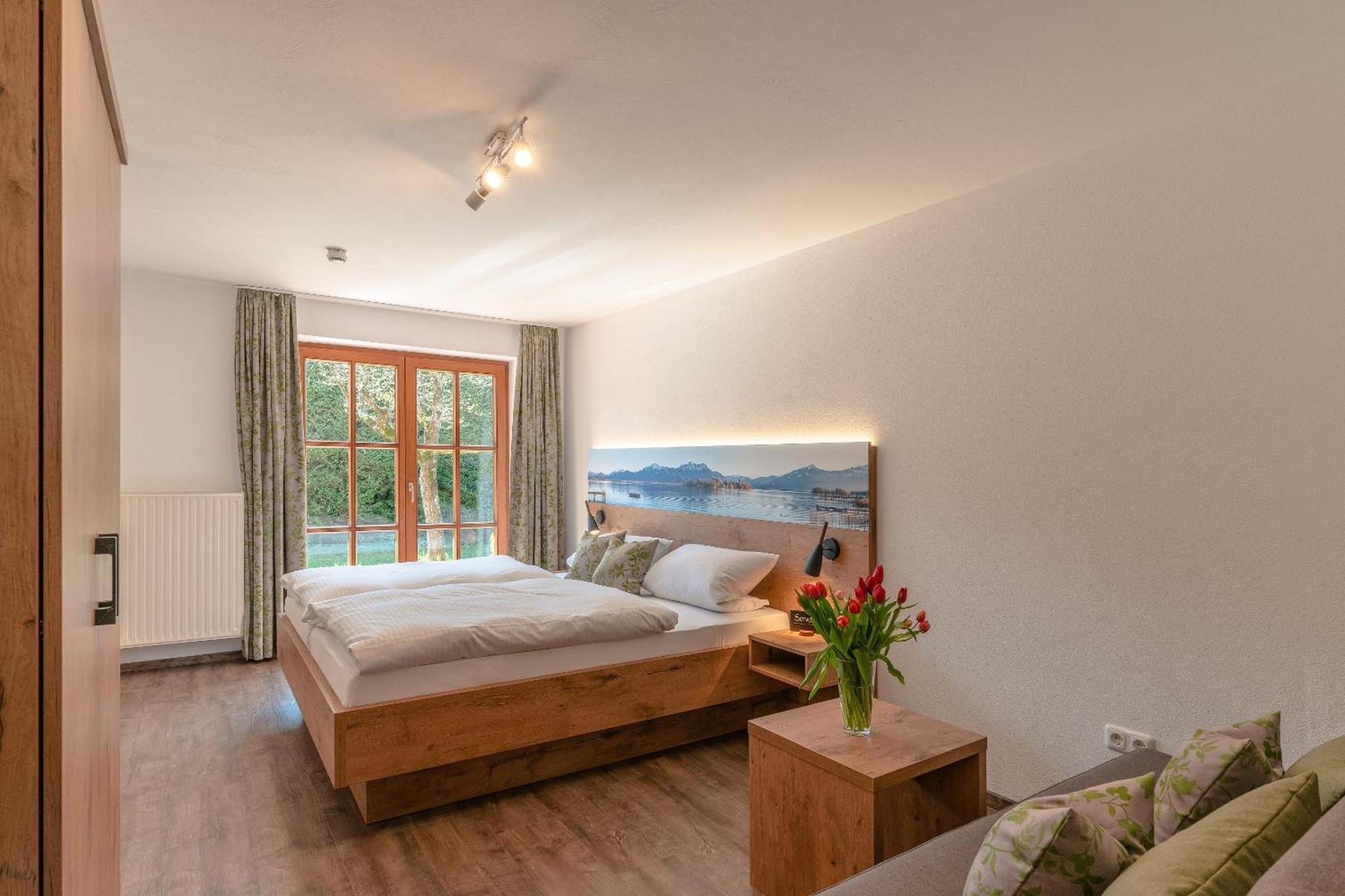 Gaeste- Und Apartmenthaus Wiesholler Chieming Kültér fotó